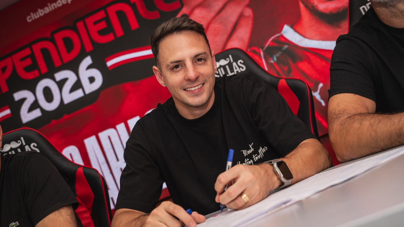 Experiencia colombiana para el Rey de Copas argentino: Santiago Arias es nuevo refuerzo de Independiente