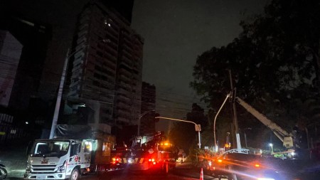 EPM intensifica trabajos para restablecer la energía tras fuerte aguacero del miércoles en Medellín EPM SERVICIO LUZ
