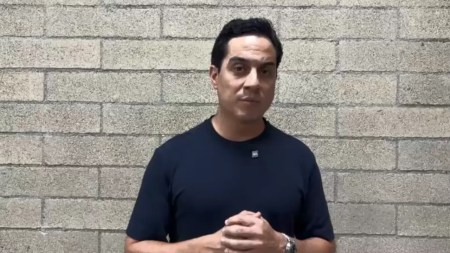 Federico Hoyos, exconsejero presidencial, se pronuncia tras decreto que elimina prima a congresistas