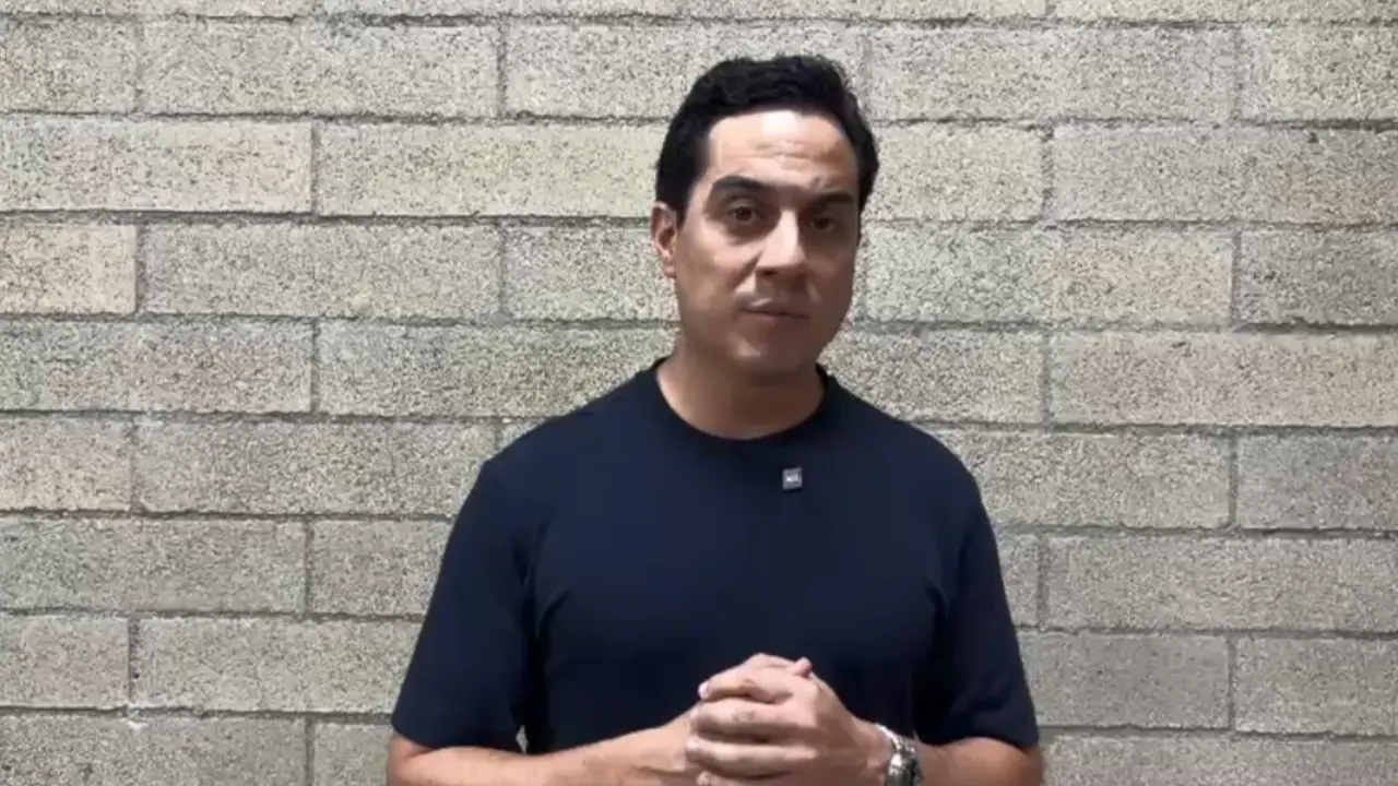 Federico Hoyos, exconsejero presidencial, se pronuncia tras decreto que elimina prima a congresistas