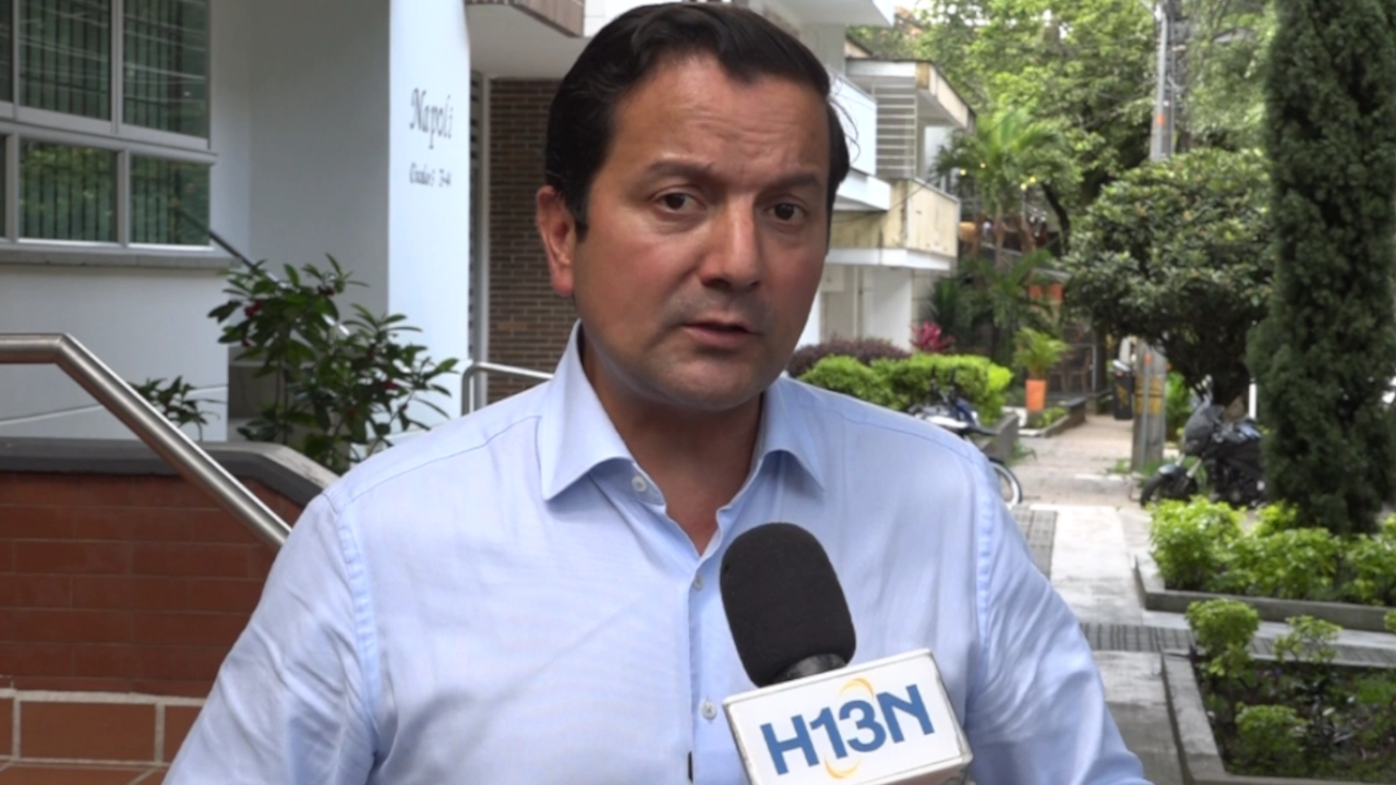 David Luna propone prohibir redes sociales a menores de 14 años en Colombia