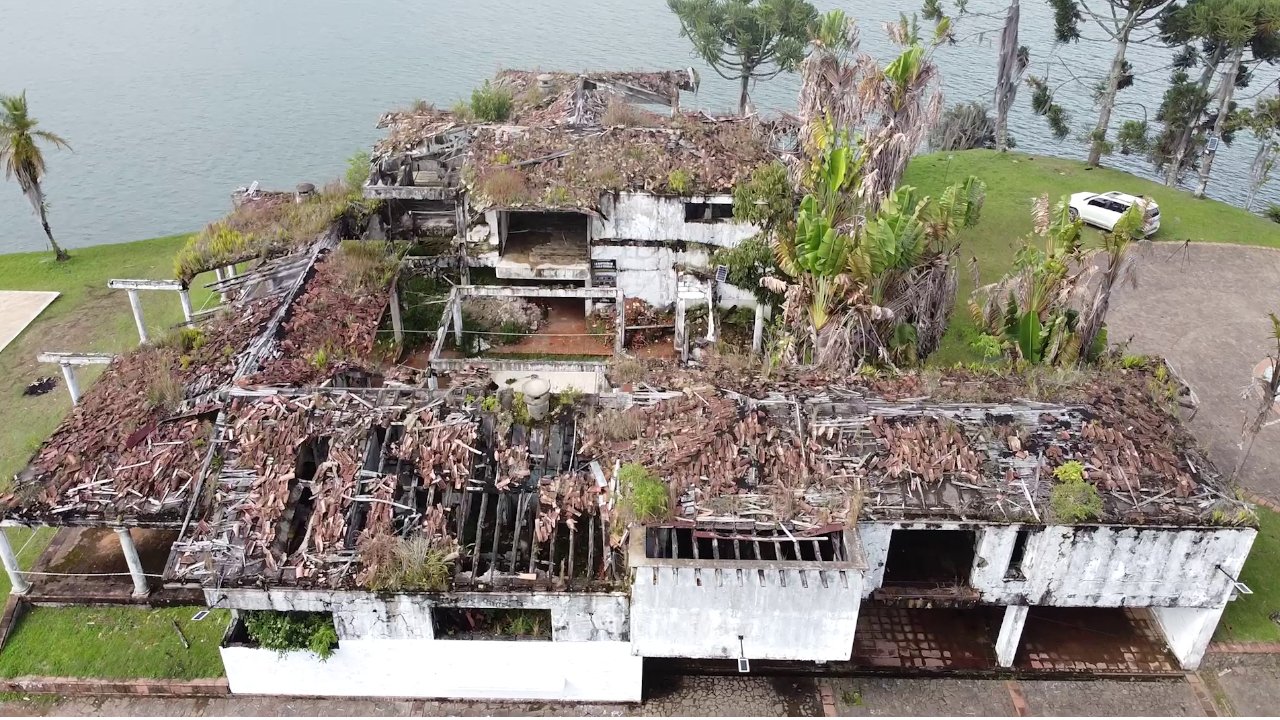 El Estado vende la simbólica finca del narcotráfico La Manuela en Guatapé por $7.700 millones 1 Finca La Manuela