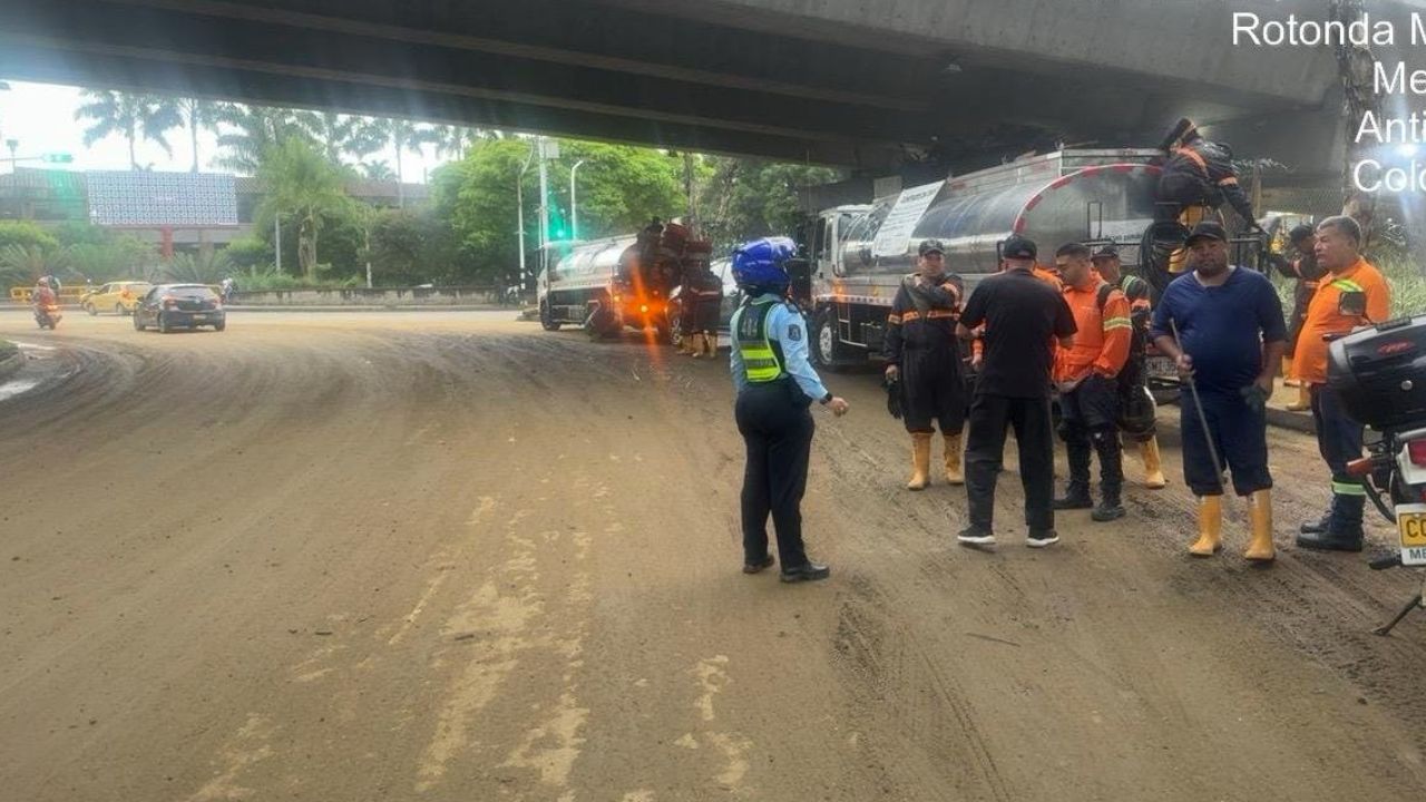 Ojo al dato: todavía hay problemas de movilidad en El Poblado y Monterrey por el aguacero de ayer TRANSITO POBLADO