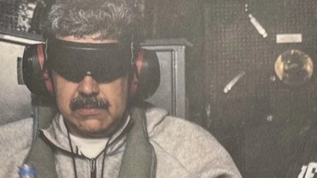Trump publicó primera foto de Maduro capturado; está en un buque militar estadounidense