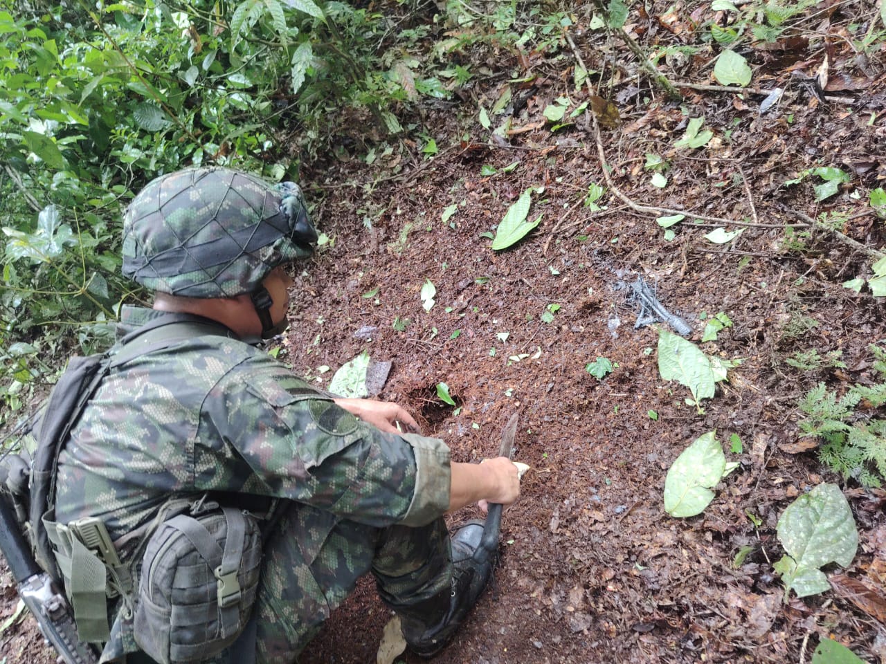 El Ejército salvó vidas en Anorí: desactivaron 7 minas que los bandidos habían dejado sembradas 1 WhatsApp Image 2026 01 08 at 2.24.25 PM 1