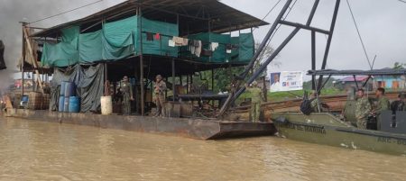 les tumbaron 61 unidades mineras al Clan del Golfo en el Chocó