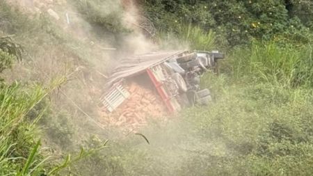 camion volcado
