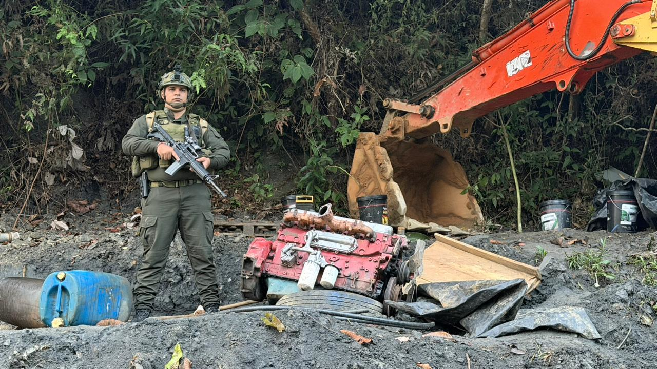 Destruyeron en Antioquia 40 unidades mineras al servicio del Clan del Golfo Golpe al Clan del Golfo