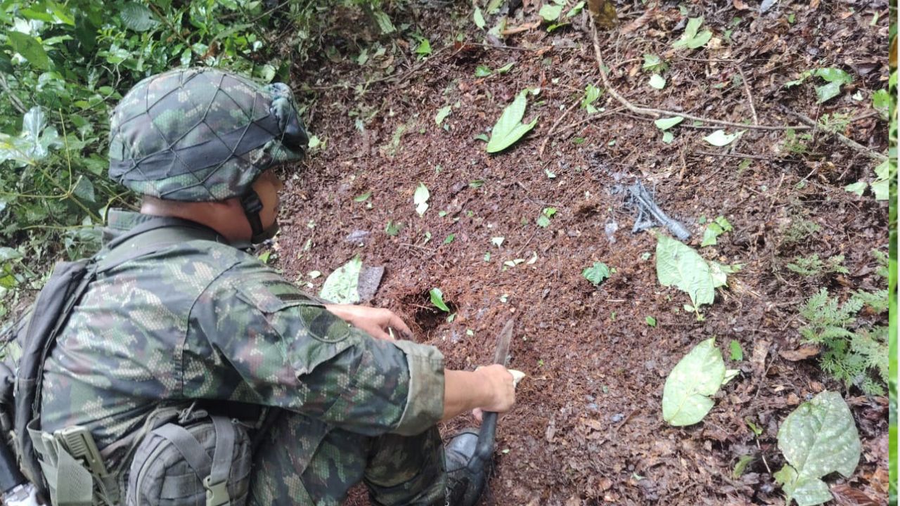 El Ejército salvó vidas en Anorí: desactivaron 7 minas que los bandidos habían dejado sembradas desactivan 7 minas ne anori