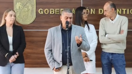 Gerente del hospital de Itagüí lloró al decir que no ha pagado sueldos de empleados por deudas de EPS