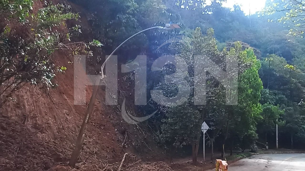 FOTOS: En Sabaneta un edificio gigante estaría en peligro de caer en el sector de la loma San José 2 juan david 6