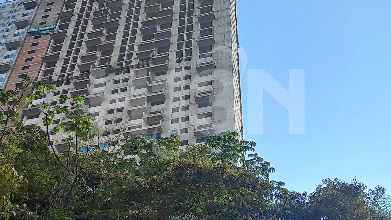FOTOS: En Sabaneta un edificio gigante estaría en peligro de caer en el sector de la loma San José 1 juan david 7