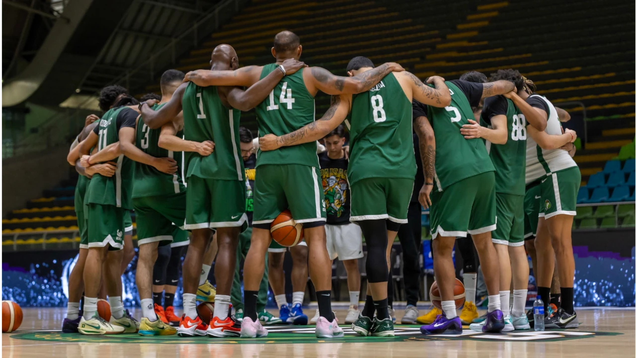 Paisas debuta esta noche en la Basketball Champions League, el quinteto antioqueño recibe a Caimanes en el Iván de Bedout Paisas Basketball Club inicia su segunda participación consecutiva en el torneo continental, acompañado por los debutantes Caimanes y Astros