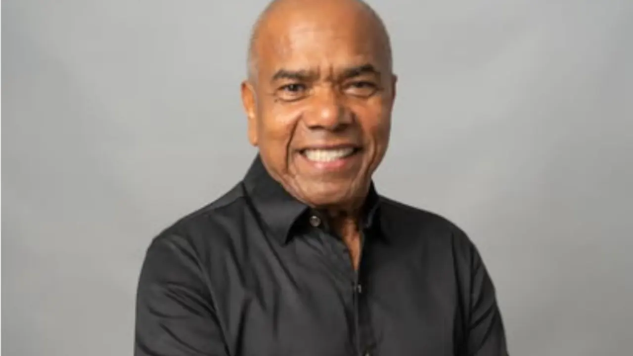 El cantante Miguel Morales estaría pensando en irse del país si la izquierda gana las elecciones