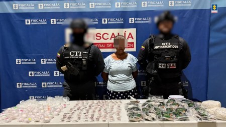 Envían a la cárcel a adulta mayor que habría guardado cocaína en su casa en Medellín