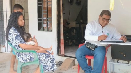 Gobernación de Antioquia continúa enviando ayuda humanitaria con medicamentos y vacunas a Urabá