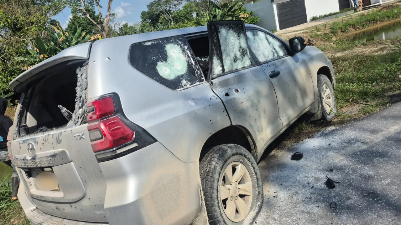 Dos escoltas pierden la vida en atentado contra caravana del senador Jairo Castellanos