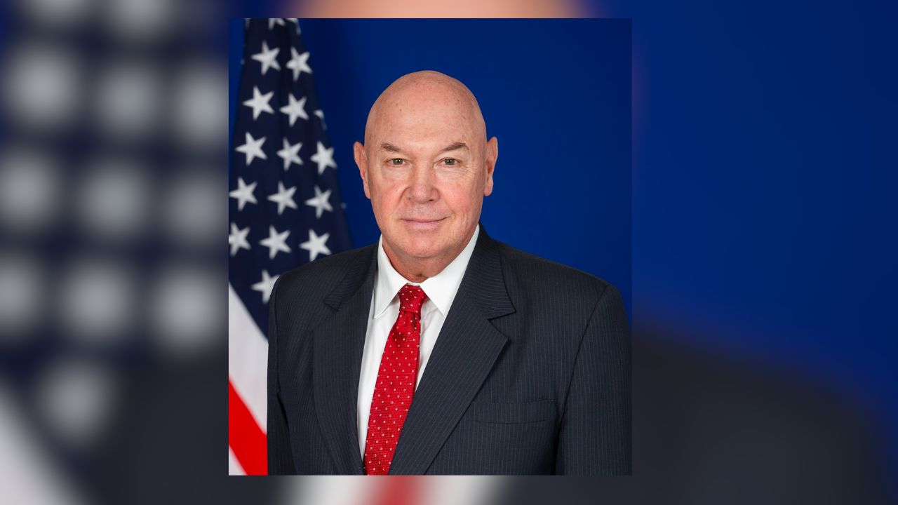 Tras cumplir 10 años en el cargo, John McNamara deja la Embajada de EE. UU. en Bogota Diseno sin titulo 1 1