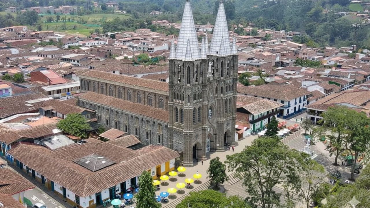 Joven de 20 años sobrevive a atentado sicarial en la salida de un colegio en Jardín