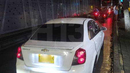 Sigue el descontrol en Manrique: conductores se toman el carril del Metroplús