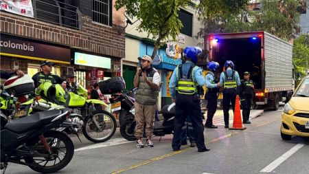 Operativo 'sorpresa' en Manrique dejó más de 100 vehículos inmovilizados y 150 comparendos