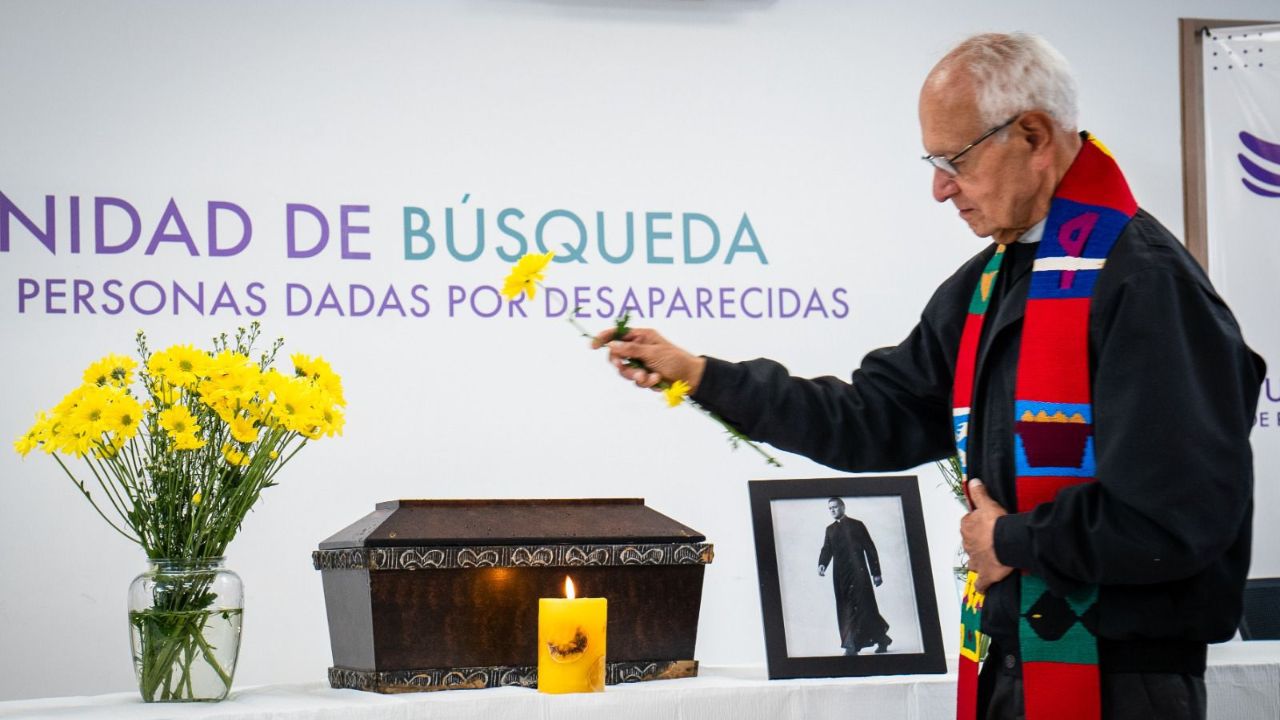 Hallan, identifican y entregan dignamente el cuerpo del “cura guerrillero” Camilo Torres Restrepo Luego seis décadas de incertidumbre, fueron hallados, identificados y entregados dignamente los restos óseos del padre Camilo Torres Restrepo