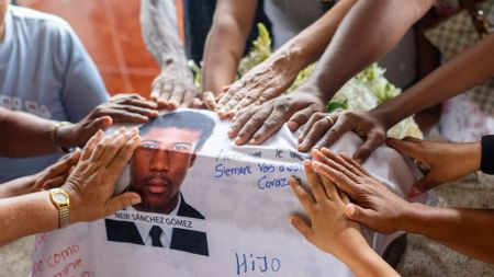 Identificado en Medellín, despedido en Apartadó: familia cierra años de búsqueda de un joven desaparecido en Urabá Del Cementerio Universal a un entierro digno en Apartadó: el fin de la búsqueda de Neir Sánchez, desaparecido en Urabá