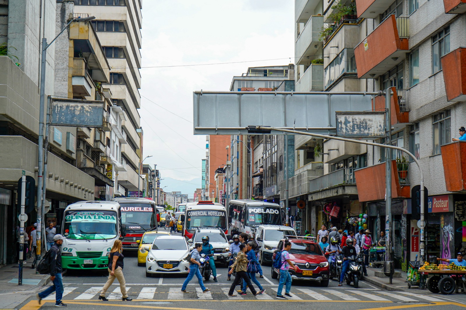 Recorridos guiados buscan reconectar a la ciudadanía con el valor patrimonial del Centro de Medellín