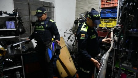 Desarticulan dos viviendas en Manrique usadas para hurto y desmantelamiento de motocicletas: recuperan ocho motos y más de mil autopartes cas 1 1280 720 marca agua