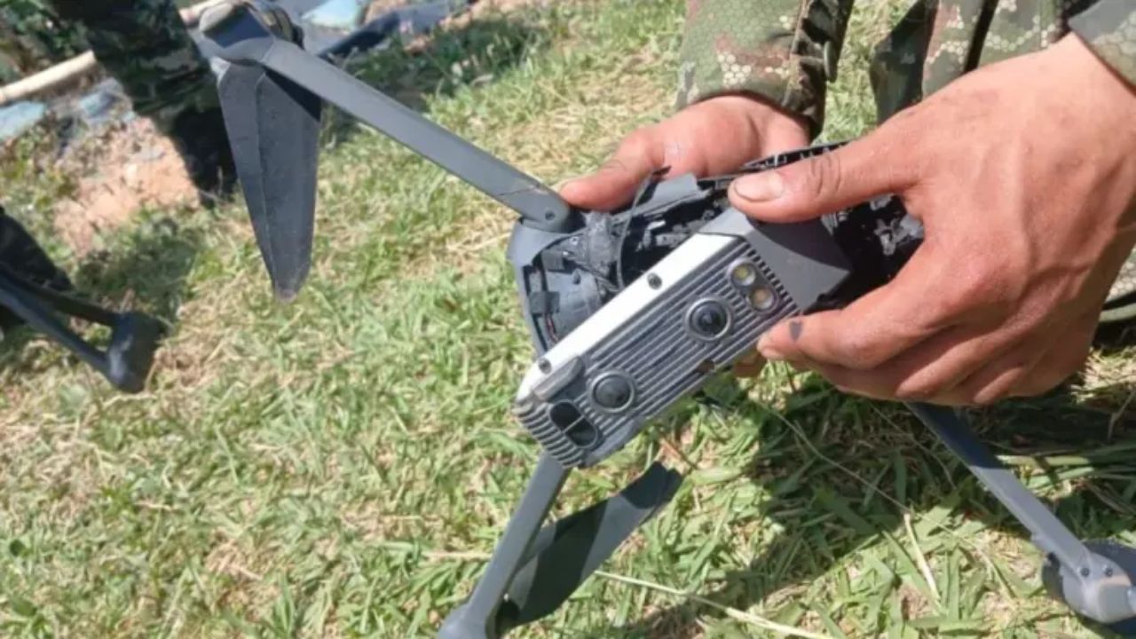 Identifican a la madre y sus dos hijos, víctimas de la masacre en Segovia, quienes fallecieron luego del impacto de un dron con explosivos - enfrentamientos