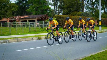 Team Medellín y Sistecrédito dominaron el ritmo en el inicio de la Clásica de Rionegro en la primera etapa contrarreloj