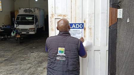 Alcaldía de Bello realiza operativo y retira más de una tonelada de carne en mal estado
