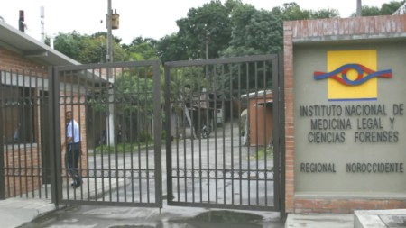 Buscan identificar a dos hombres hallados sin vida y Medicina Legal reveló sus tatuajes