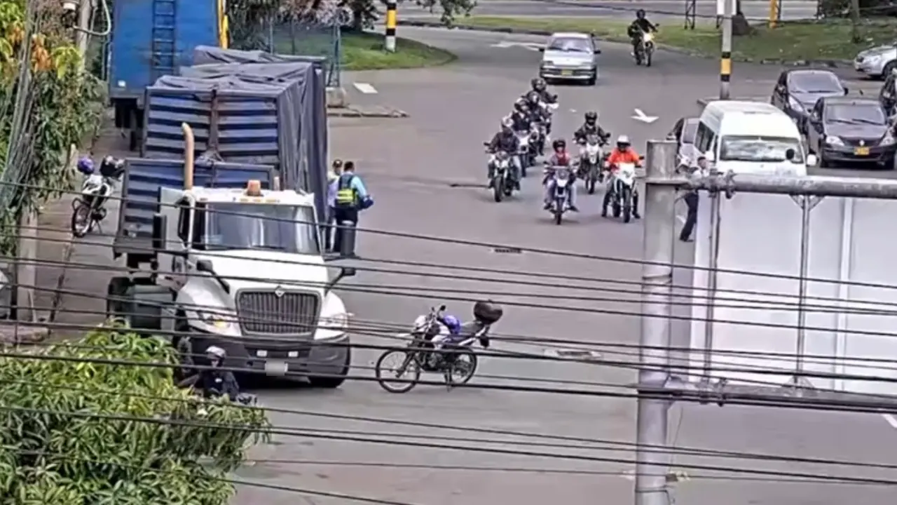 Camión que estaría involucrado en muerte de motociclista fue localizado gracias a cámaras de Medellín