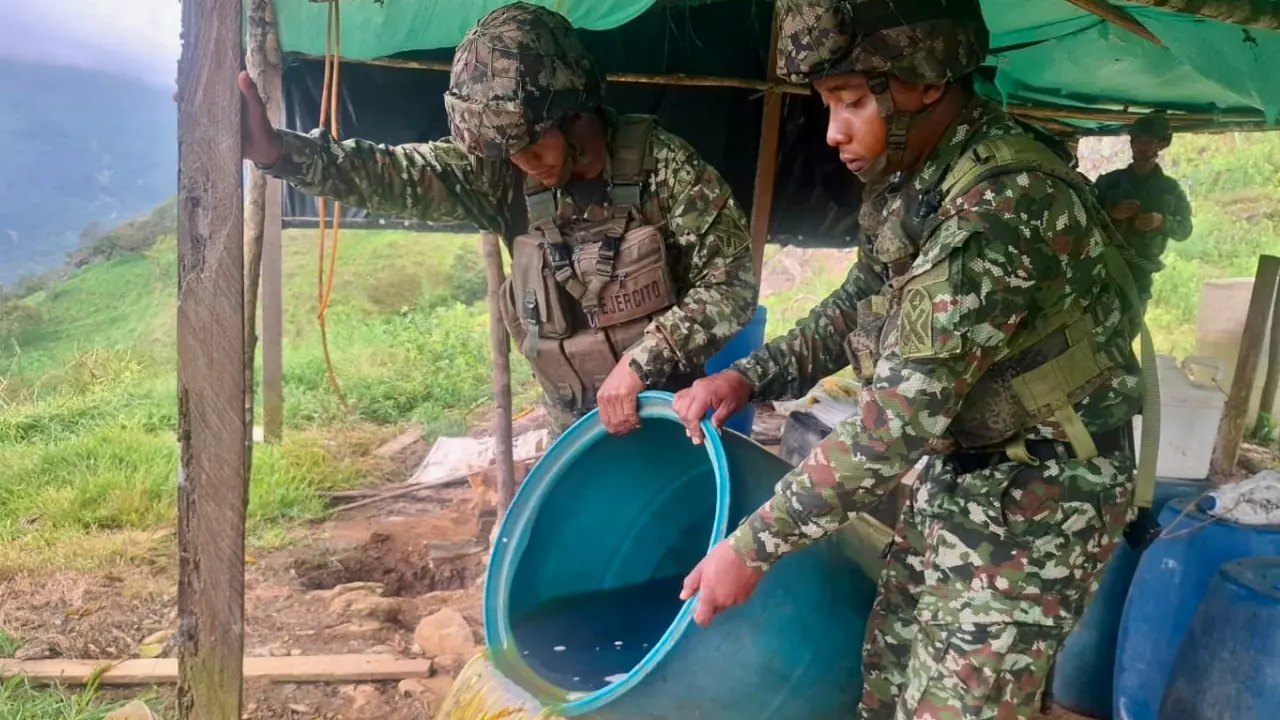 Tres laboratorios de coca son desmantelados por el Ejército en el Norte de Antioquia Tres laboratorios de coca son desmantelados por el Ejército en el Norte de Antioquia