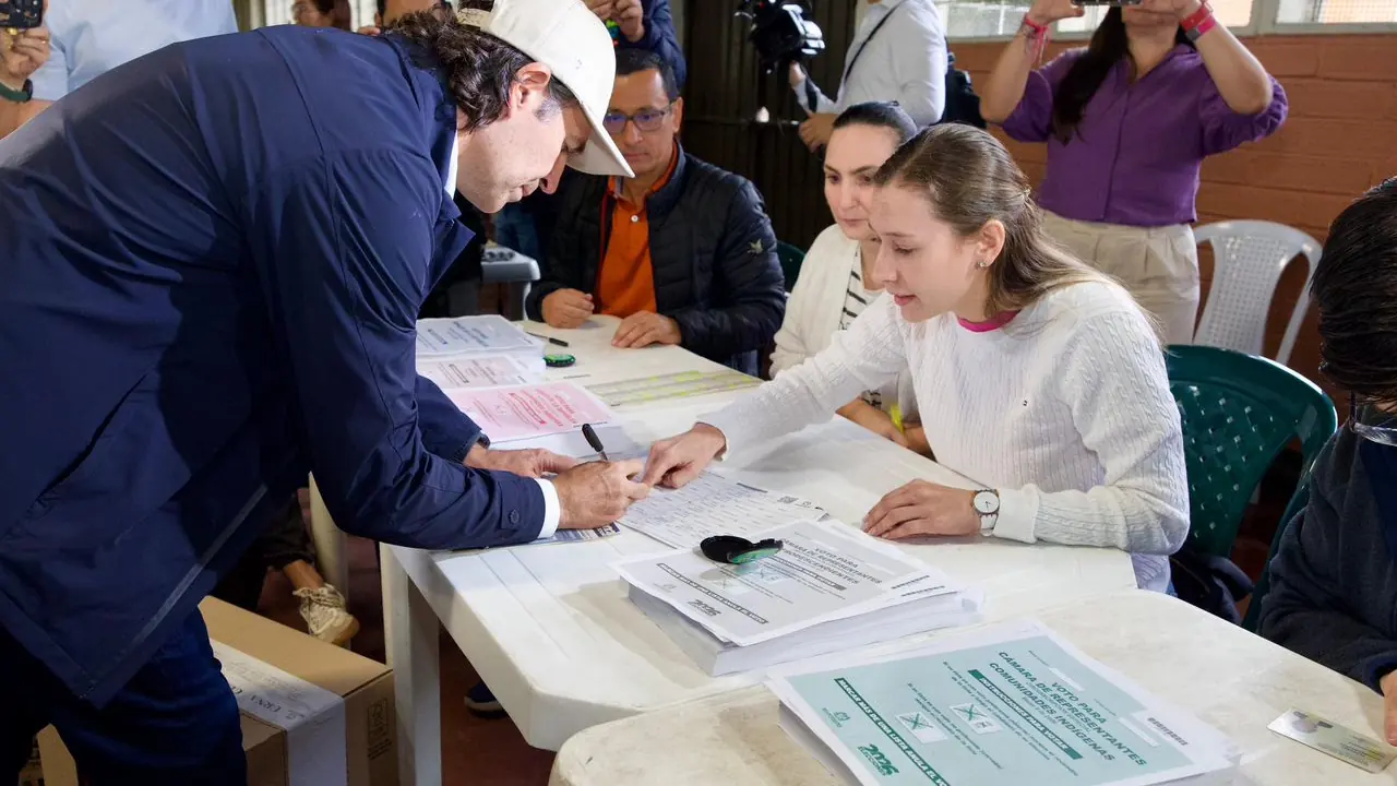 “Cuidar la democracia es importante para nuestro país”: Alcalde de Medellín luego de votar