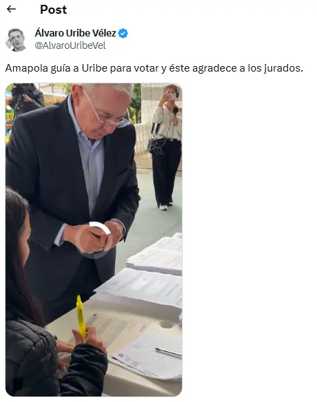 Álvaro Uribe votó en Rionegro y compartió el momento en sus redes