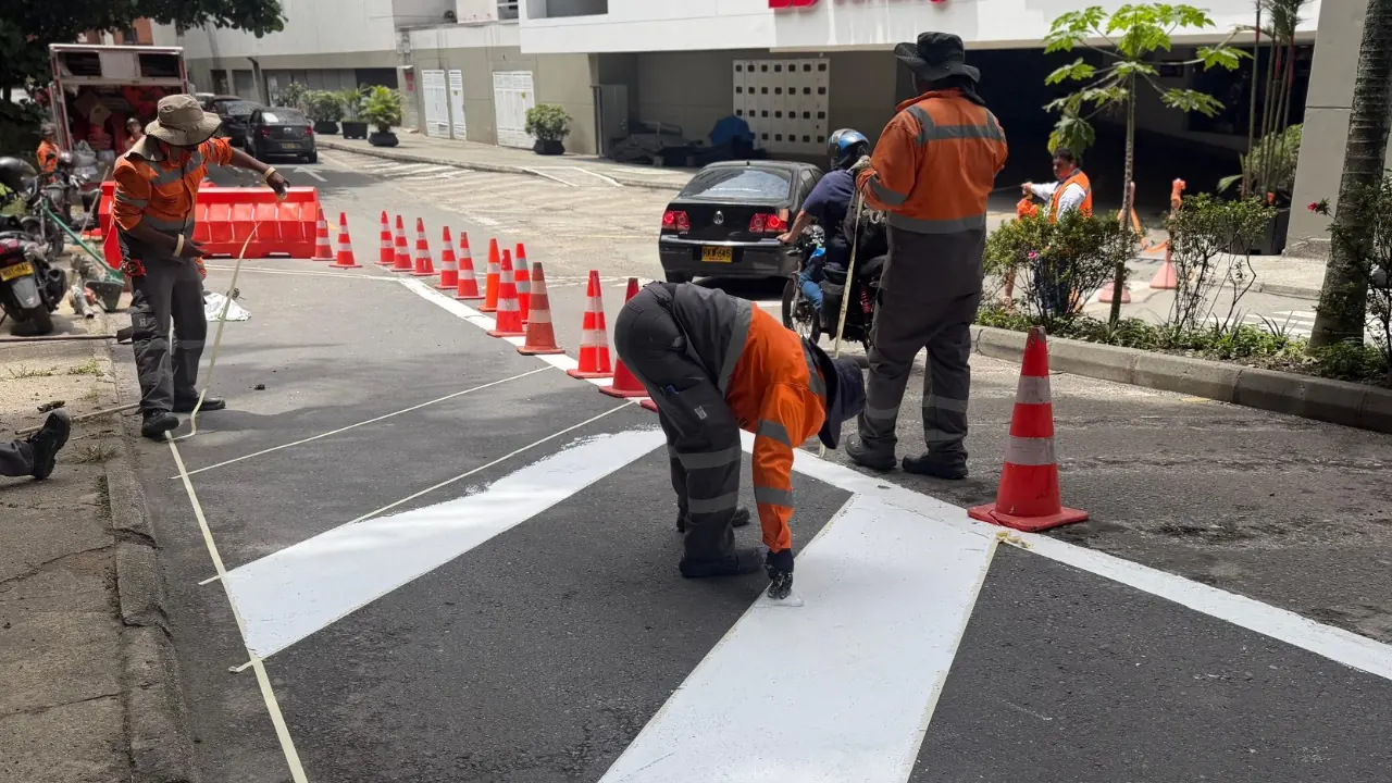 Medellín implementa nuevas vías, parqueos y acopios de taxis para mejorar circulación en San Diego y Perpetuo Socorro