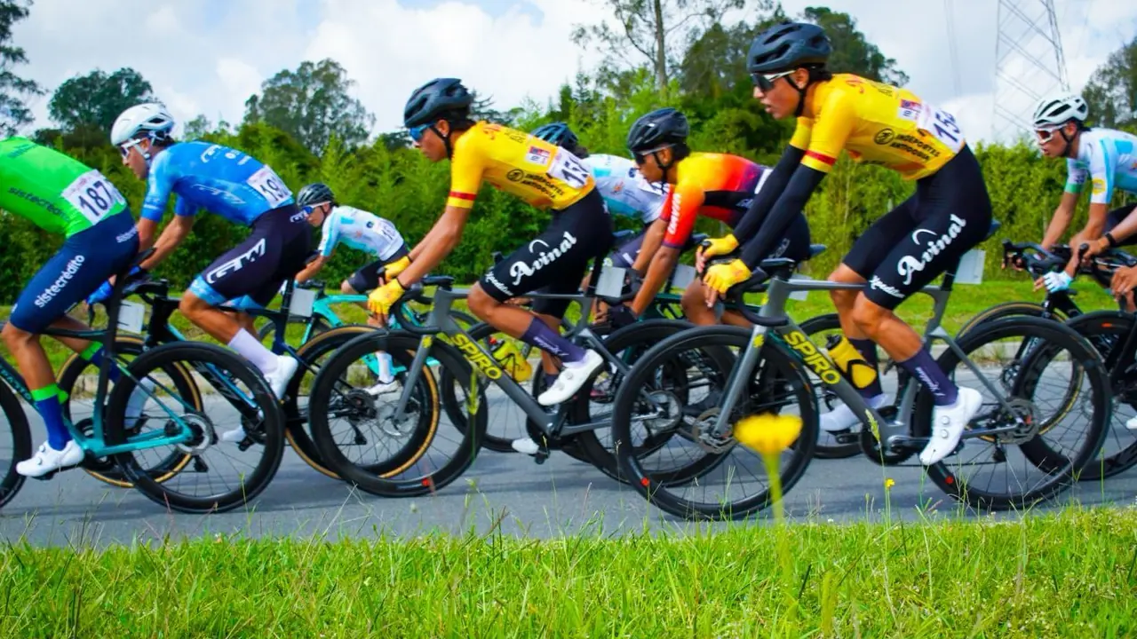Velocidad y estrategia marcaron la segunda etapa de la Clásica de Ciclismo en Rionegro
