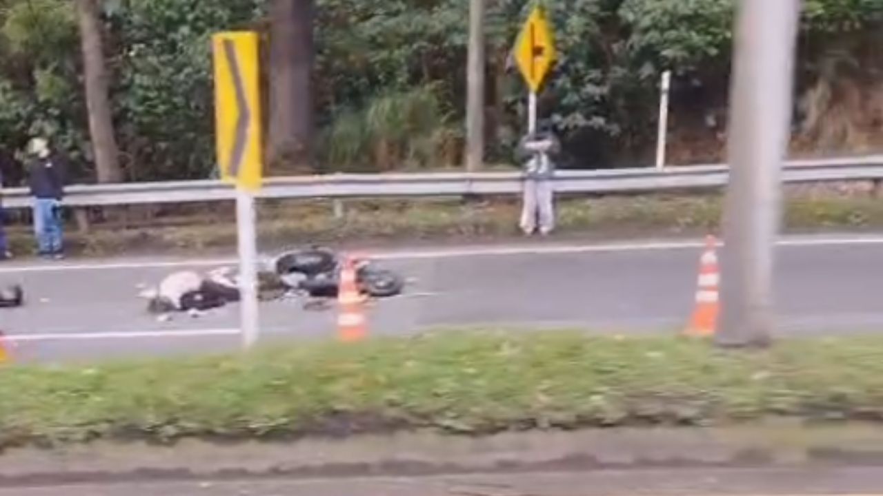VIDEO: Tragedia vial en Caldas: motociclista pierde la vida y hay paso restringido