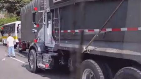 Movilidad reducida por accidente en la Autopista Norte, a la altura de Copacabana Accidente Copacabana