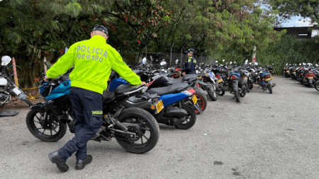 Hasta motos robadas había en los patios de la Secretaría de Movilidad de Medellín