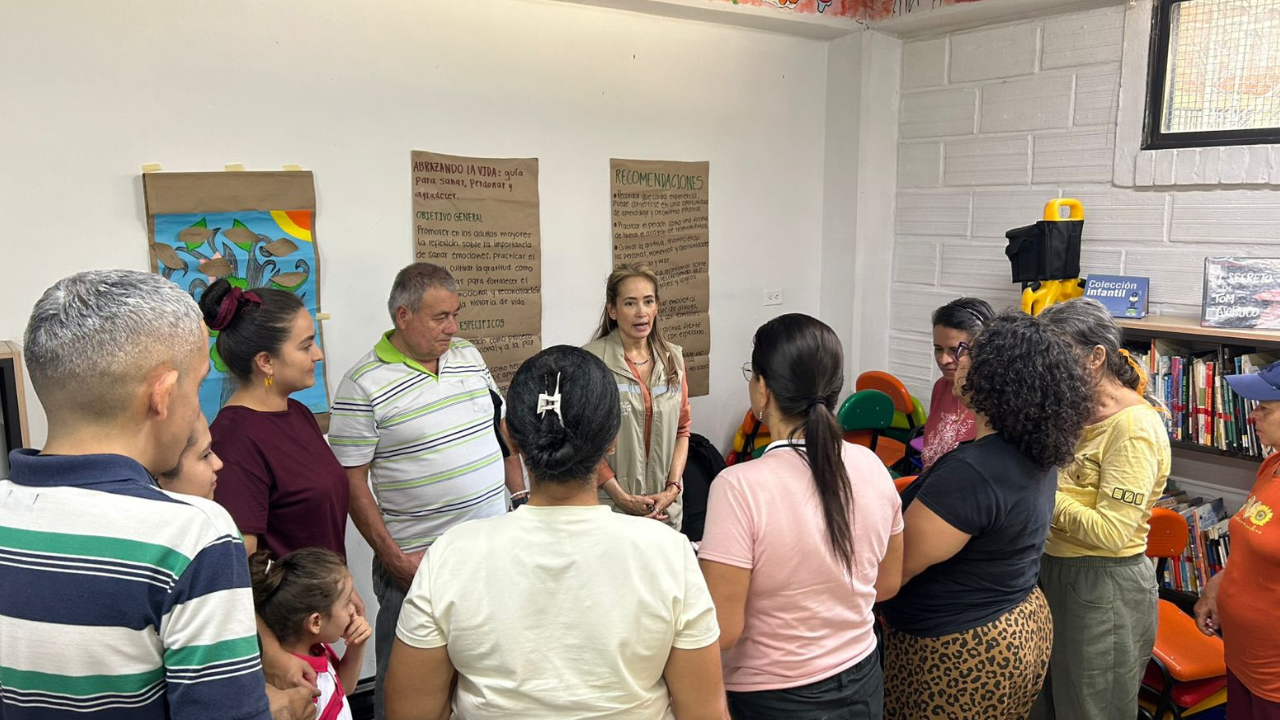 Las bibliotecas públicas de Medellín abren espacios de apoyo emocional y educación financiera