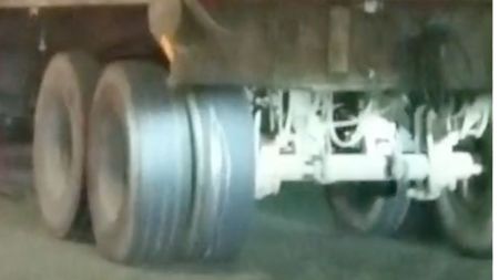 CÁMARA ATENTA: Denuncian vehículo de aseo “andando en los rines” por las vías del Área Metropolitana CÁMARA ATENTA: Denuncian vehículo de aseo “andando en los rines” por las vías del Área Metropolitana