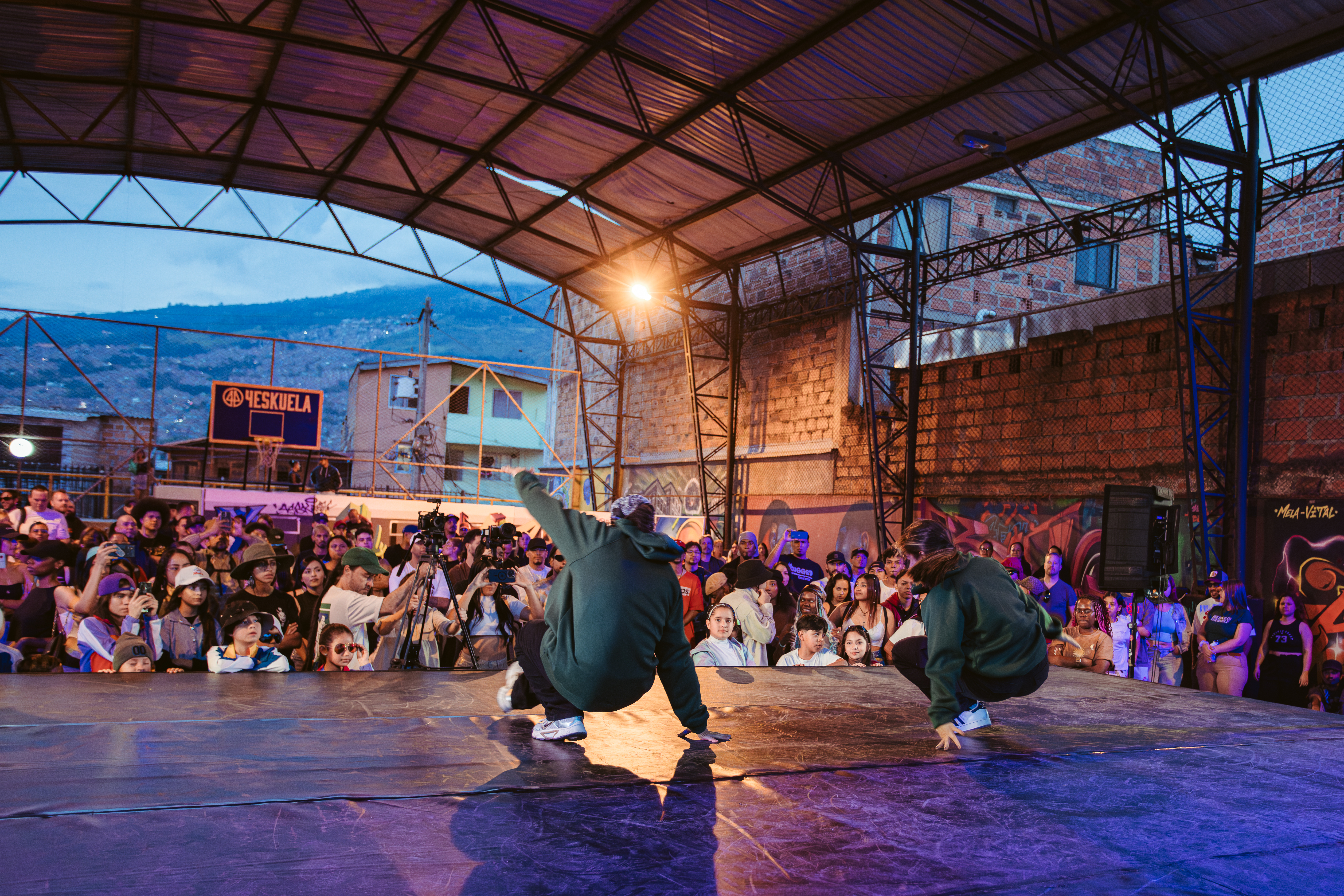 Tomorrowland Foundation y 4Eskuela se unen para impulsar el arte urbano en Medellín
