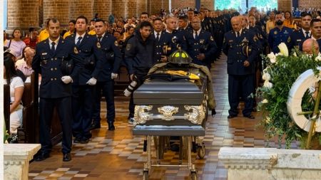 Compañero, misión cumplida: El último adiós del bombero Darío que murió en servicio en Medellín