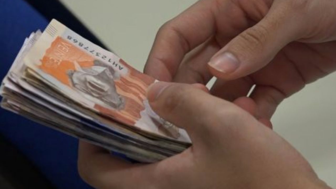 Tasas al 10,25%: El salario mínimo se tomó su revancha y el banco subió el interés