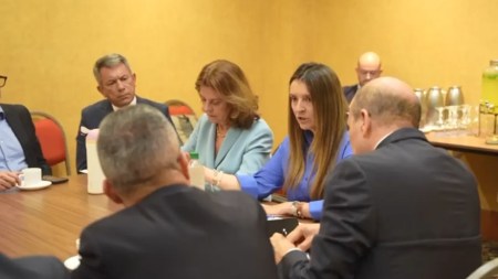 Más de 30 exministros y generales en retiro respaldan candidatura de Paloma Valencia