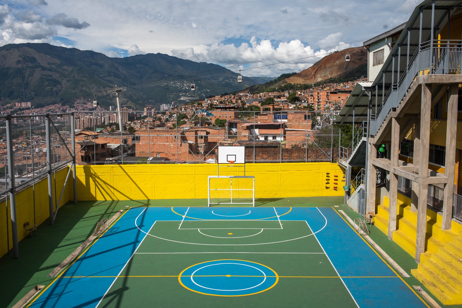 49 colegios de Medellín serán renovados con ampliación del plan de infraestructura educativa
