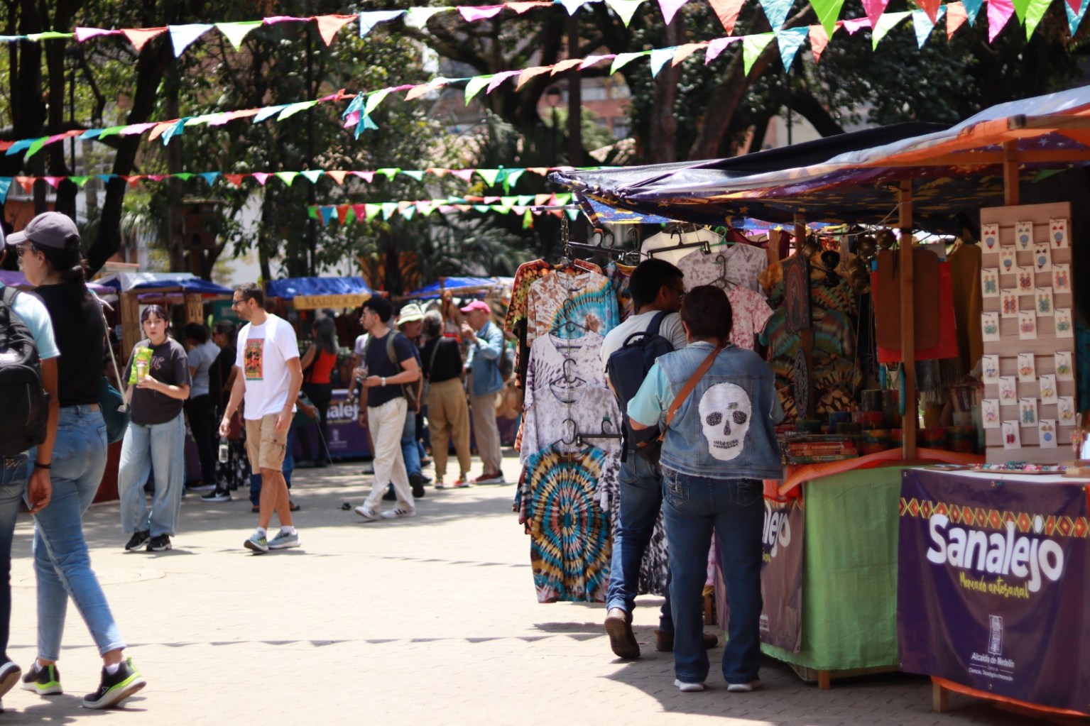 Artesanos de Medellín mantienen vivas las tradiciones en medio de retos del oficio WhatsApp Image 2026 03 18 at 9.02.05 AM